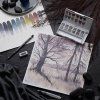Akvarelová sada Derwent Tinted Charcoal, barvy se snadno míchají a kombinují mezi sebou