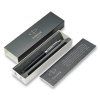 Parker Jotter XL Matte Black CT, pero pro větší ruku, varianta XL o 7 % delší a širší